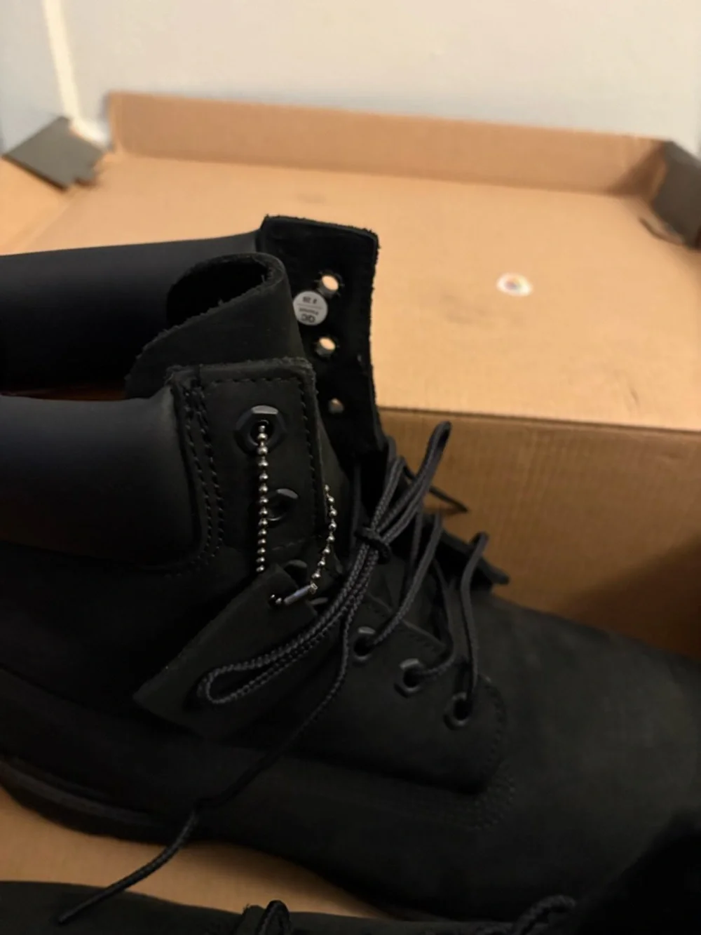 Timberland Men's All-Black 6 inch Basic Boots - Used ONCE